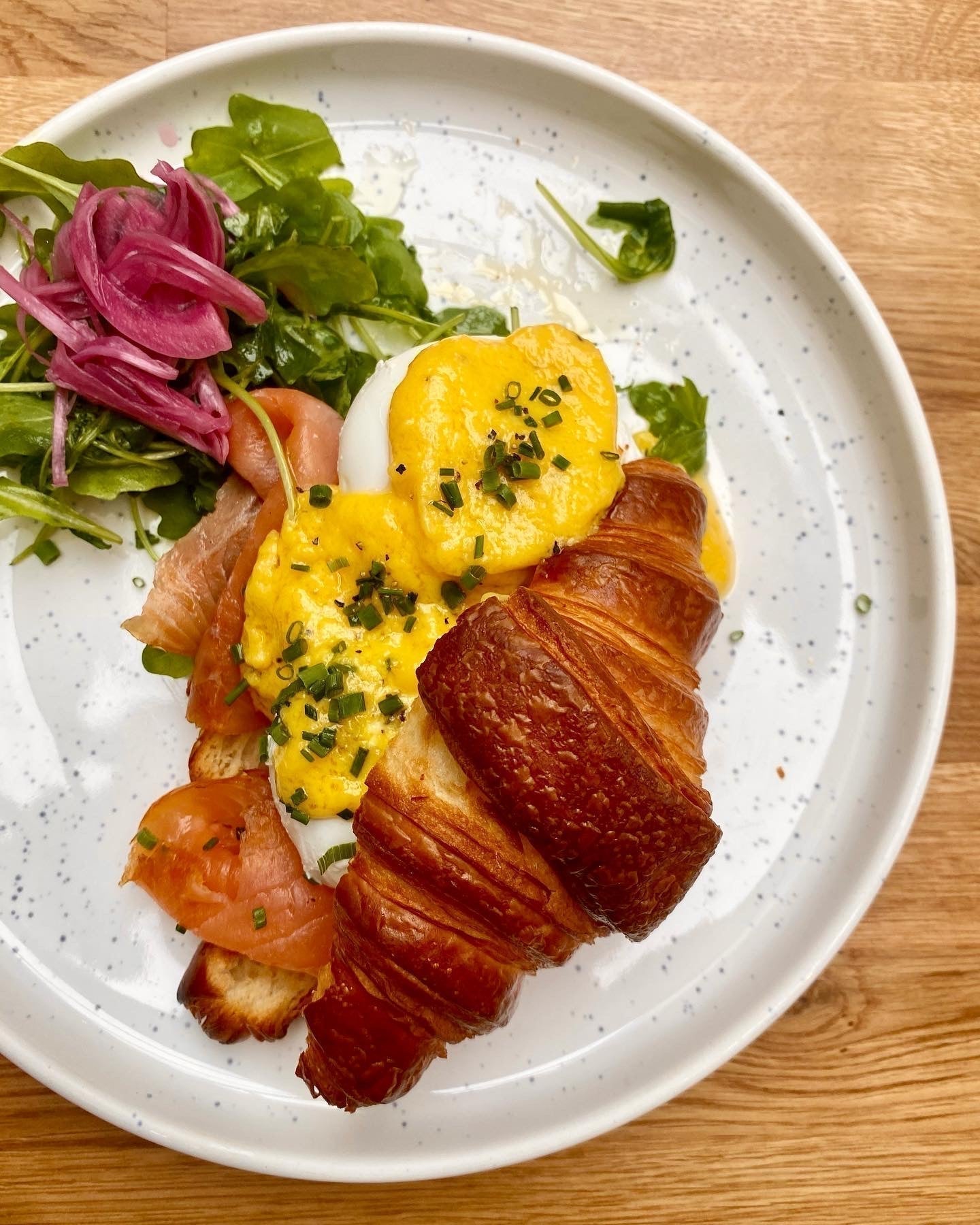 Smoked salmon croissant